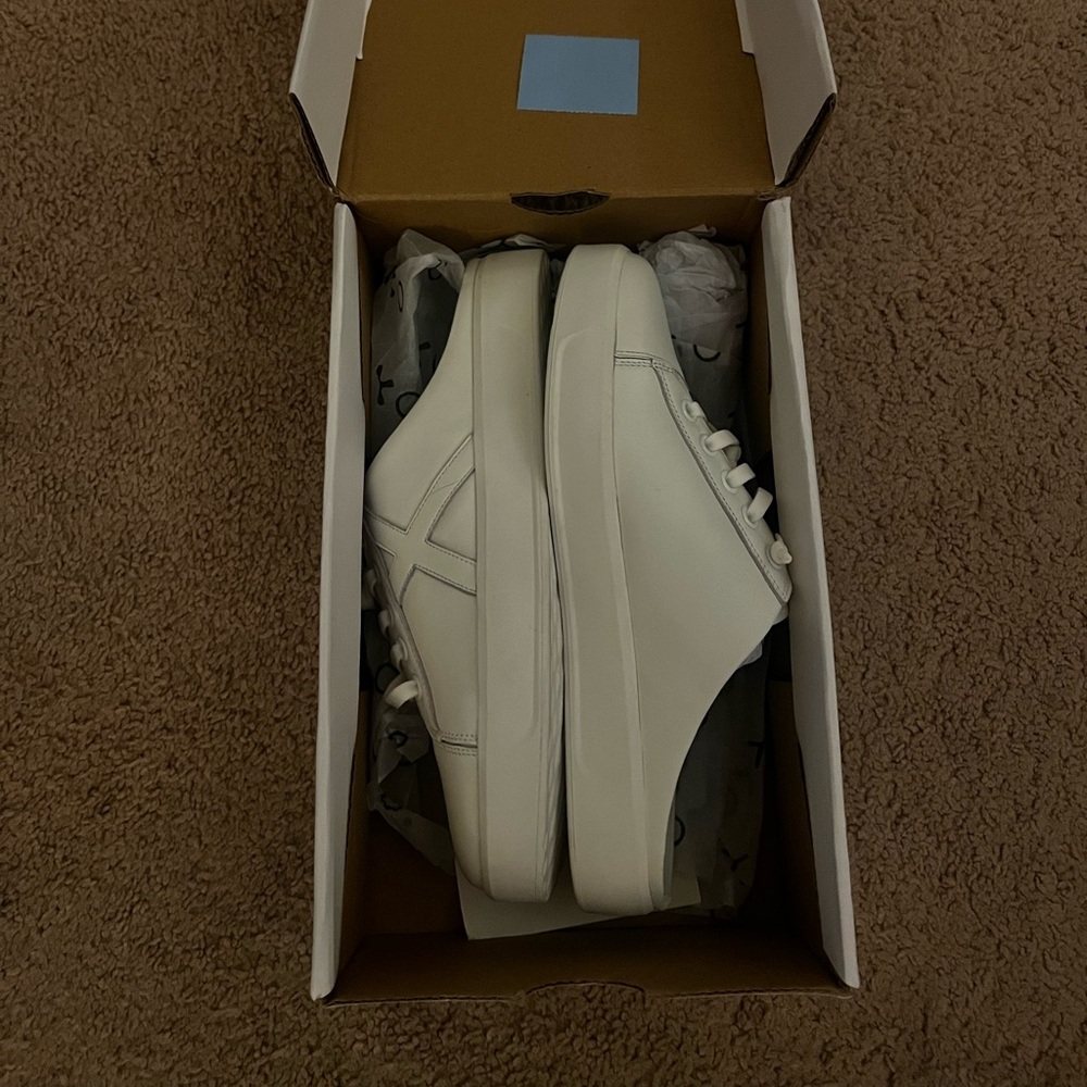 Oxy Women’s Slip-on White Sneakers